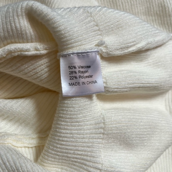 White Ribbed Peplum Top - Picture 4 of 4